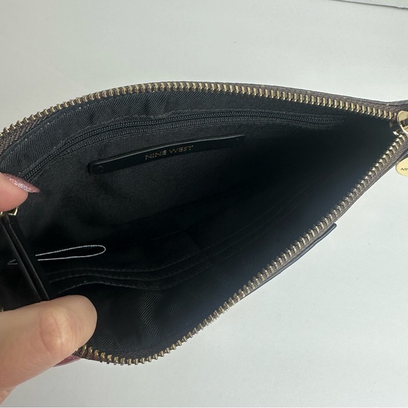 Nine West Pouch Style Faux Leather Tan Brown Wristlet Card Holder - Picture 8 of 15